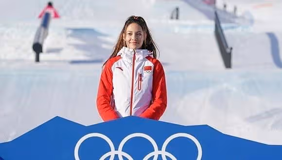 中國體壇新一姐之爭,谷愛凌處於領先,李盈瑩、鄭欽文有潛力