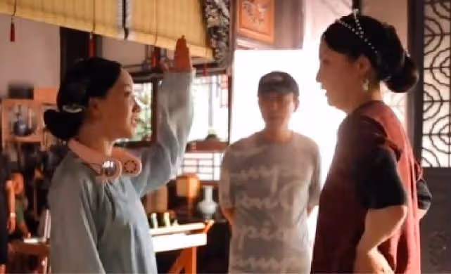 楊蓉開撕蔣勤勤，真沒想到，女演員線下玩得這麼狠！