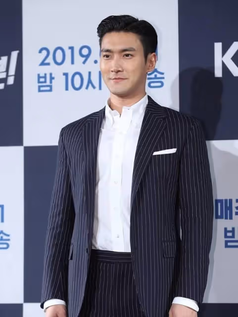 韓國國寶級男演員李秉憲被確診新冠,疫情以來韓娛已有多人被確診