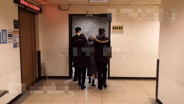 眾星送別52歲名導!林依晨眉頭緊皺,張宇聲音顫抖,妻子需人攙扶