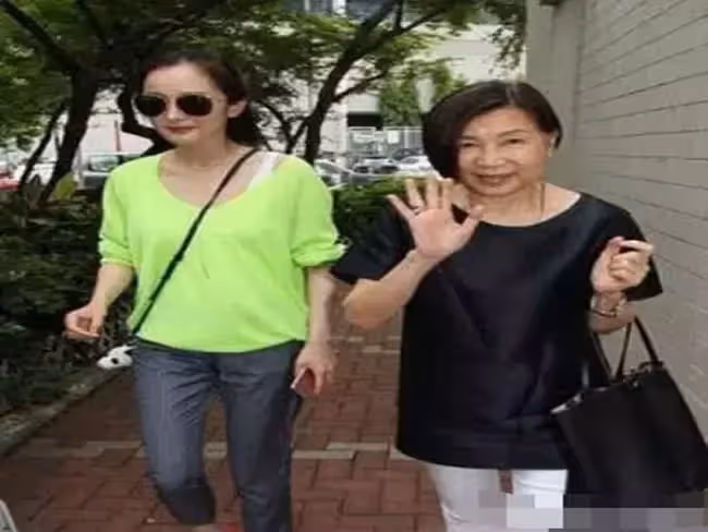 婚後第一次去婆家,就被推進廚房,婆婆:懷孕了,也得伺候婆婆