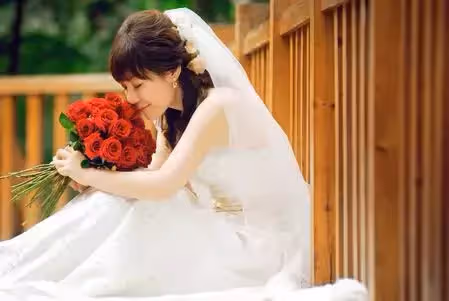 新娘上廁所,回到現場只剩娘家人,母親:女婿讓你和廁所那人結婚