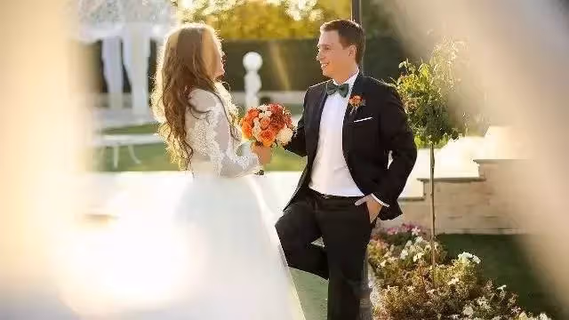 新娘上廁所,回到現場只剩娘家人,母親:女婿讓你和廁所那人結婚