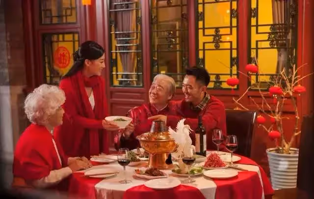 結婚十年,二胎兩歲,婆婆每年準備三個紅包:婆媳之間日久見人心
