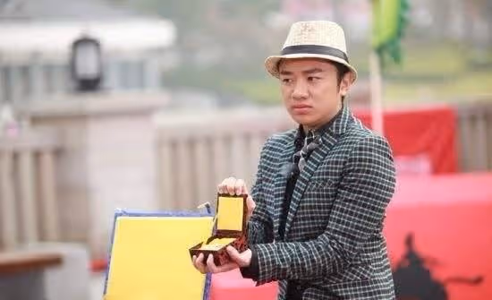 風波不斷!傳與TVB高層不和後,王祖藍被曝逼16歲女星為事業休學