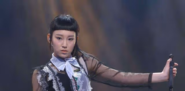 風波不斷!傳與TVB高層不和後,王祖藍被曝逼16歲女星為事業休學