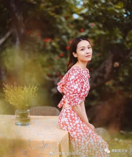 唐詩詠回味出街嘆美食!李佳芯陳年學生相流出