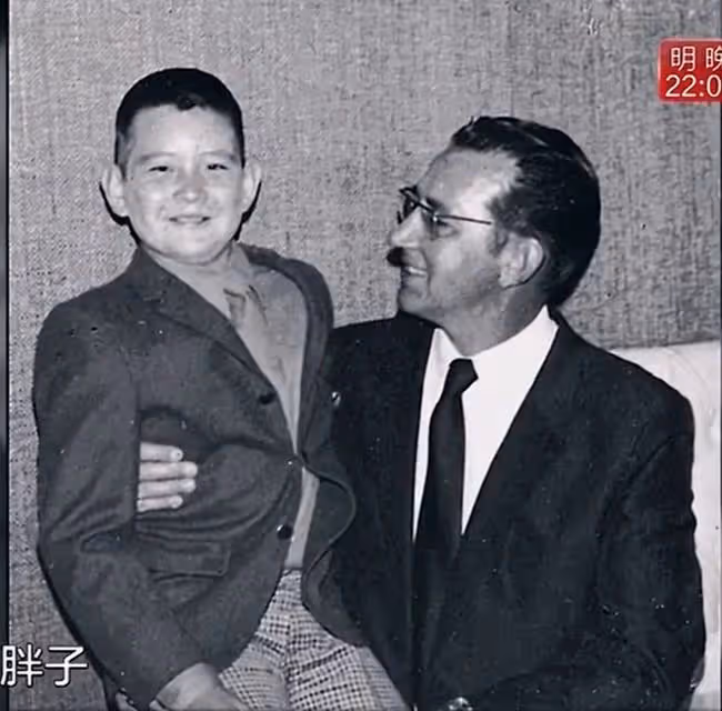 春晚第一美男，被台娛封殺14年，年過60依舊未婚，卻被幾億觀眾懷念至今……