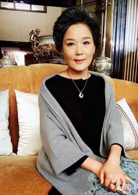 和軍人丈夫離婚,獨自撫養女兒長大,「國民母親」楊青如今怎樣了