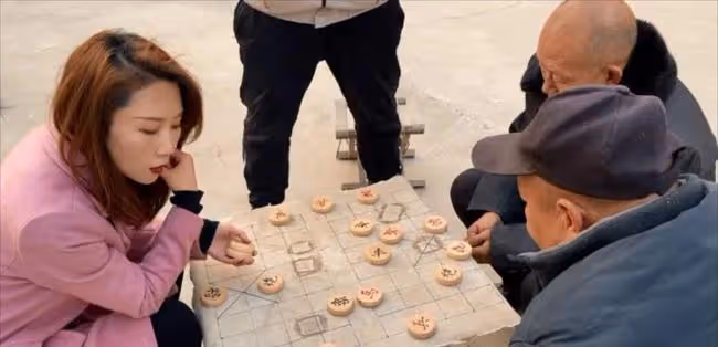 抖音棋聖·王鐵錘,愛好之一「虐大爺」,人送外號「大爺殺手」