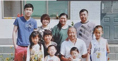 小瀋陽:曾被逼喝30瓶啤酒,是師父救了我,不紅了仍然感激他