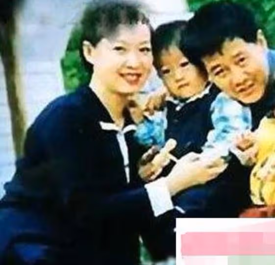 痛失愛子的6位明星，趙本山白髮人送黑髮人，周潤發女兒最可惜