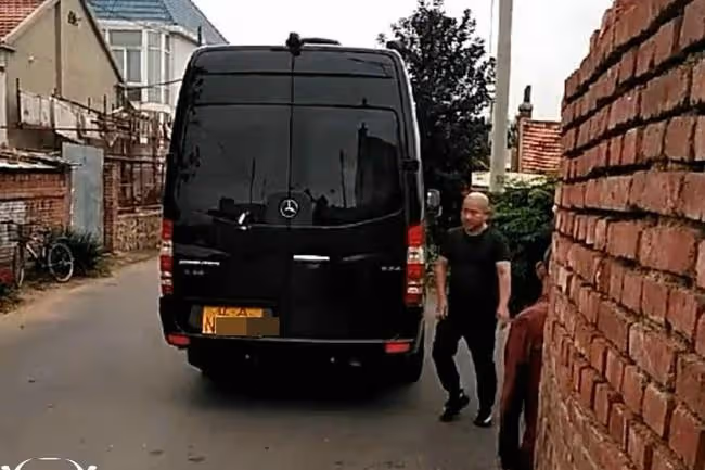 劉能扮演者王小利的座駕,劇中開夏利,現實中開什麼車?