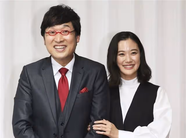 36歲日劇女神蒼井優宣布懷孕,孕肚照曝光,與諧星丈夫恩愛散步