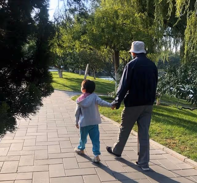 湯唯與大10歲韓籍老公結婚7年,突然傳婚變?疑帶女兒回北京定居?
