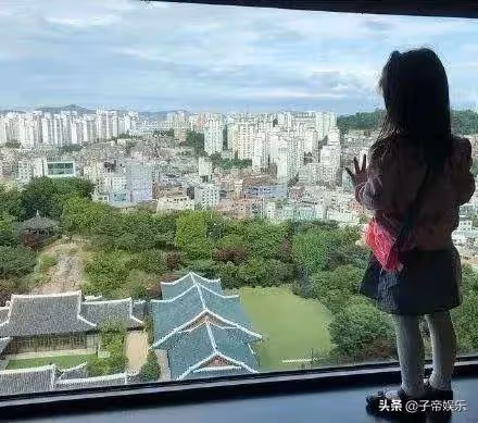 離婚!湯唯疑似結束8年婚姻分居半年獨自帶女兒回國居住