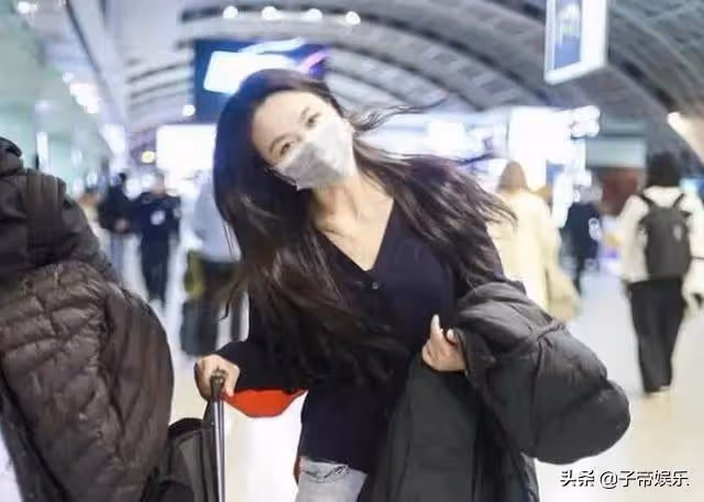 離婚!湯唯疑似結束8年婚姻分居半年獨自帶女兒回國居住