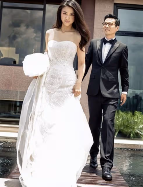 42歲湯唯疑似婚變,攜女兒回國定居,不見韓國丈夫金泰勇出現