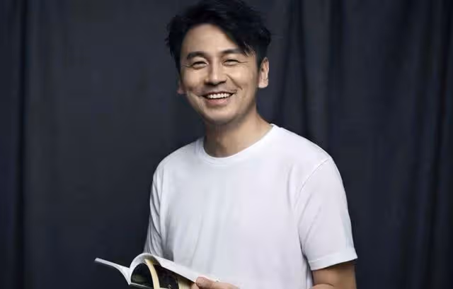 雷佳音的美妻,是我們童年的女神翟煦飛,難怪說熱巴「不漂亮」