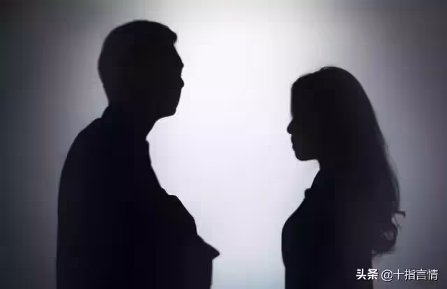 年過完了,我們離婚吧!丈夫翻看妻子的朋友圈,才得知離婚的真相