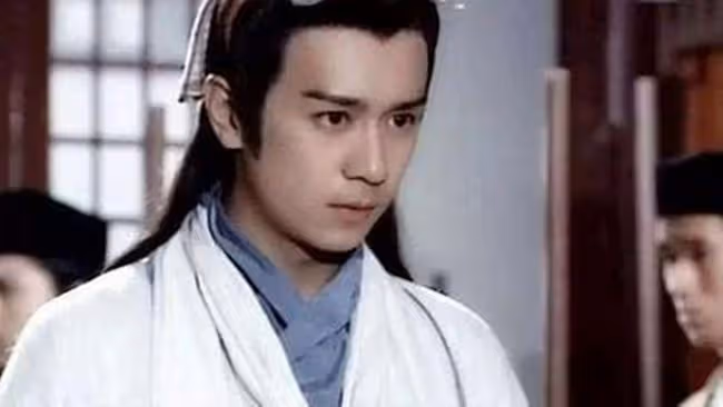 陳浩民包遊艇出海！蔣麗莎戴31萬手鐲渾身珠寶，好身材不像4娃媽