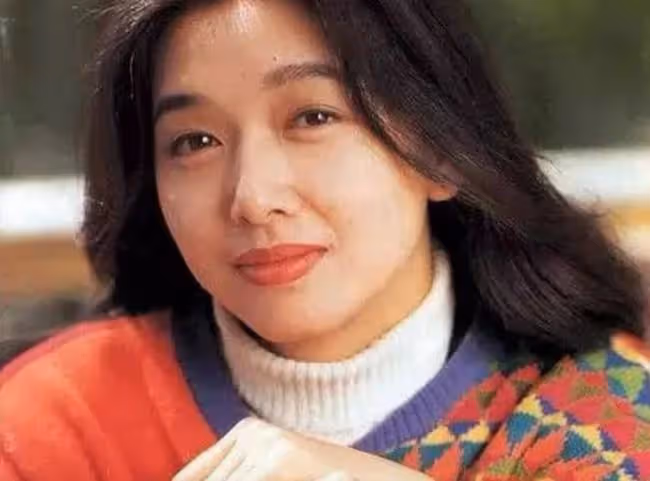 54歲江珊復出拍戲!開機笑容燦爛臥蠶比眼大,做配仍居C位地位高