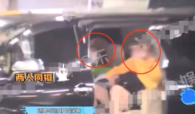 張亮與前妻復合添錘!一家人逛街其樂融融,男方站車旁貼心等寇靜