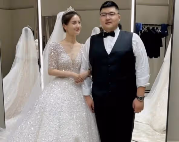 官宣領證!千萬級網紅「猴哥」登記結婚,女方曾多次暗中表達愛意