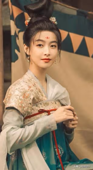 在韓國遭受欺凌,卻成最火歌手,她是如何逆風翻盤的?