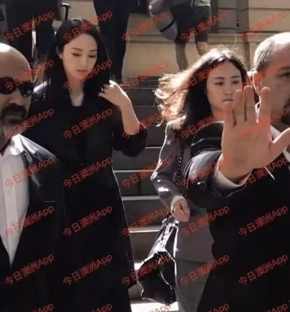 欣慰，她又開始搞事業了！