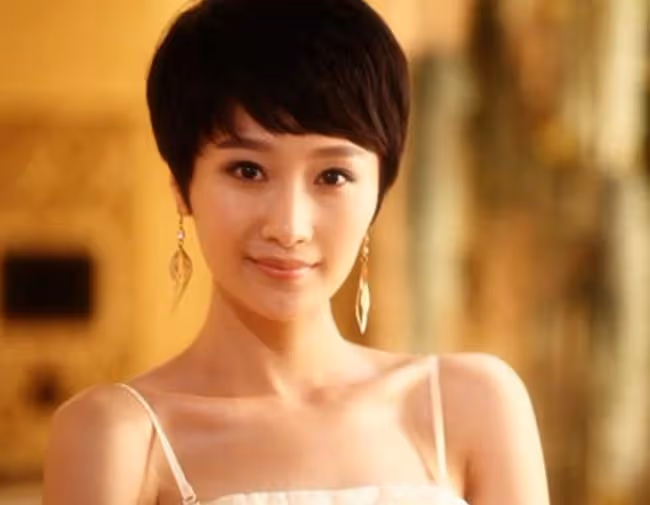 35歲女星出意外臉上縫9針!稱親手斷送演藝生涯,估計要退圈了