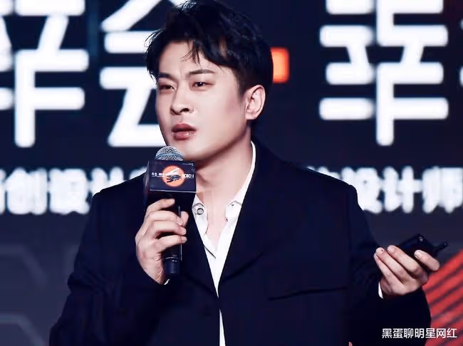 圈內主播評價辛巴簽約娜美，嘲諷其「乘人之危」，網友：商人逐利