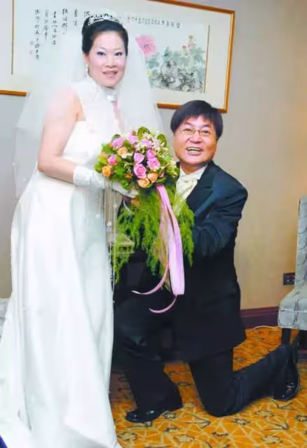 《天天開心》方駿二婚妻離世6年！全心陪伴孩子「餘生不婚」，甘願奶爸「撐起一片天」，14歲愛女「滿臉寵溺」：跟媽媽很像