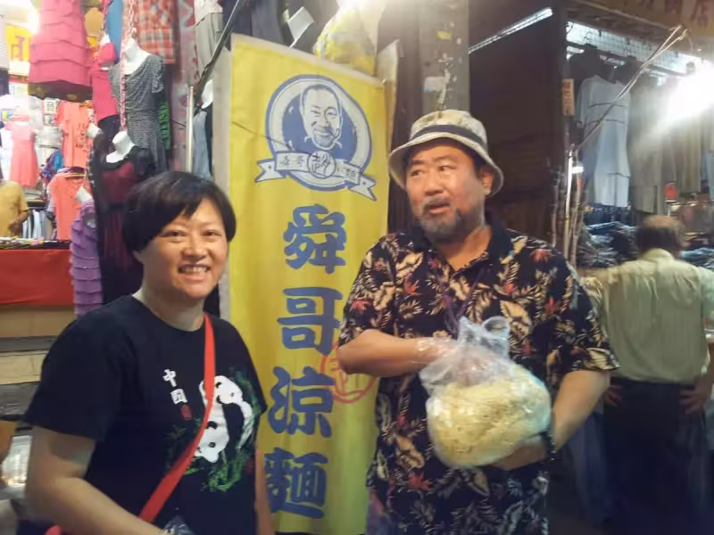 病逝留下3000萬債務！「趙舜」樂觀妻賣辣椒醬「還亡夫千萬債」從不喊累，「聽障女兒好爭氣」考上名校
