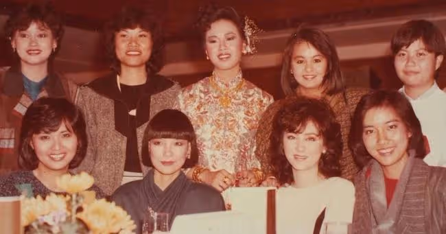 59歲港姐移民國外近況,轉行做房地產經紀業績好,嫁洋老公太幸福