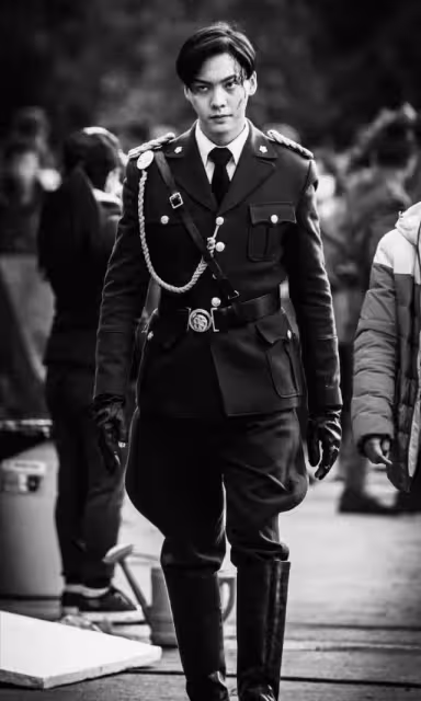穿軍裝帥出天際的男星,哪些人穿出了味道?陳偉霆、胡歌在列