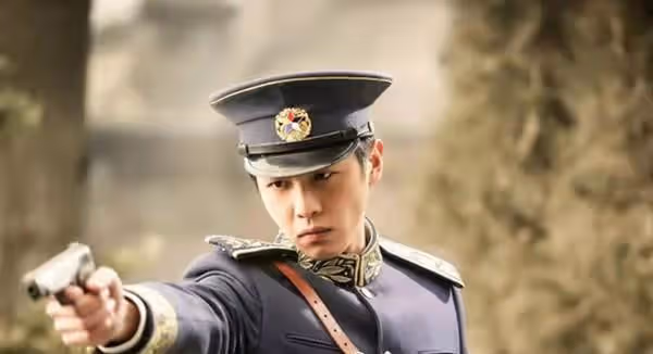 穿軍裝帥出天際的男星,哪些人穿出了味道?陳偉霆、胡歌在列