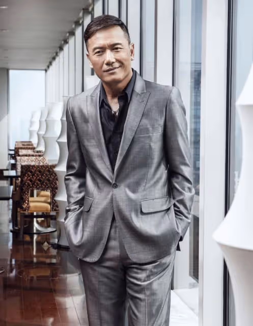 身材火辣！香港知名男星愛女大曬半裸照，不介意反而支持女兒性感