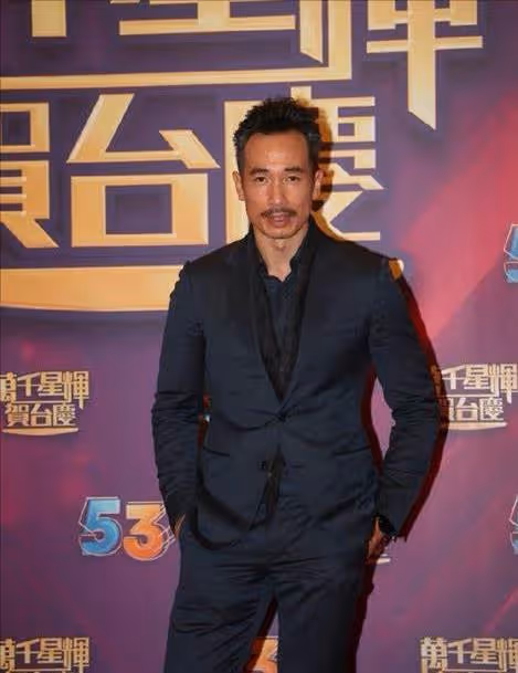 防疫意識強!TVB視帝為保護家人戴倆口罩近24小時,網友贊好男人
