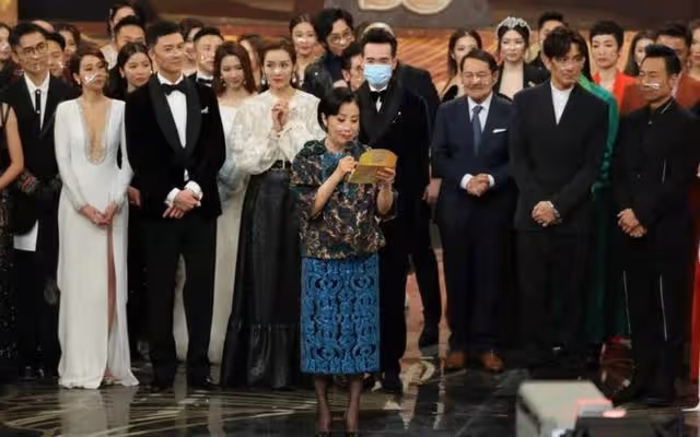 防疫意識強!TVB視帝為保護家人戴倆口罩近24小時,網友贊好男人