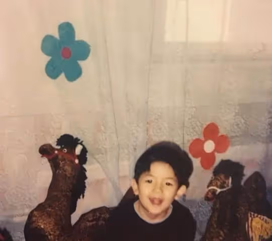 他到底是不是韓國人?原來《殭屍校園》秀赫的成長背景這麼特別