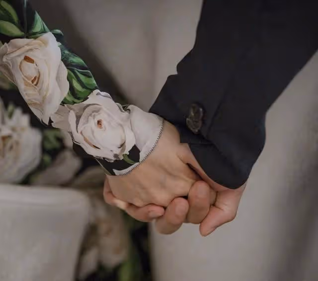 孫藝珍甜喊:玄彬就是初戀!出道22年首認愛就結婚,緋聞男友總回顧