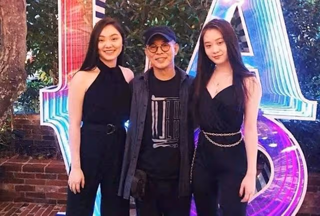同父異母的星二代,媽媽美貌的高低,往往決定了孩子顏值的上限