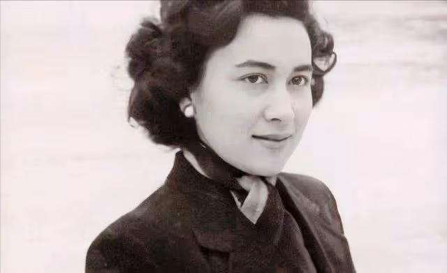同父異母的星二代，媽媽美貌的高低，往往決定了孩子顏值的上限