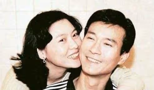 同父異母的星二代,媽媽美貌的高低,往往決定了孩子顏值的上限
