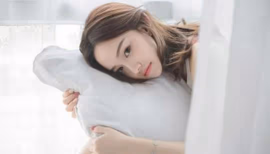 結婚三年,他很少碰我,卻經常跑去支持酒吧「駐唱女」