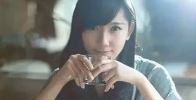 「什麼時候這麼生猛了」,30歲空窗5年,我饑渴地睡了我的竹馬