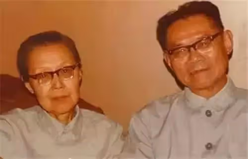 最高齡剩女!「為愛單身苦等52年」78歲終嫁初戀 攜手走過12年一生只有他