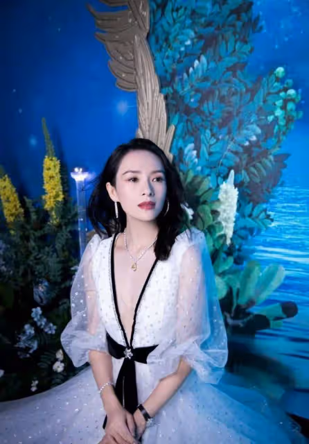 為何被稱為「國際章」？因為她是天生的主角，以及她的那5段戀情
