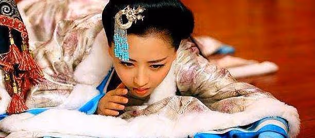 同樣是演戲時被扇巴掌,花千骨甄嬛都不如他慘
